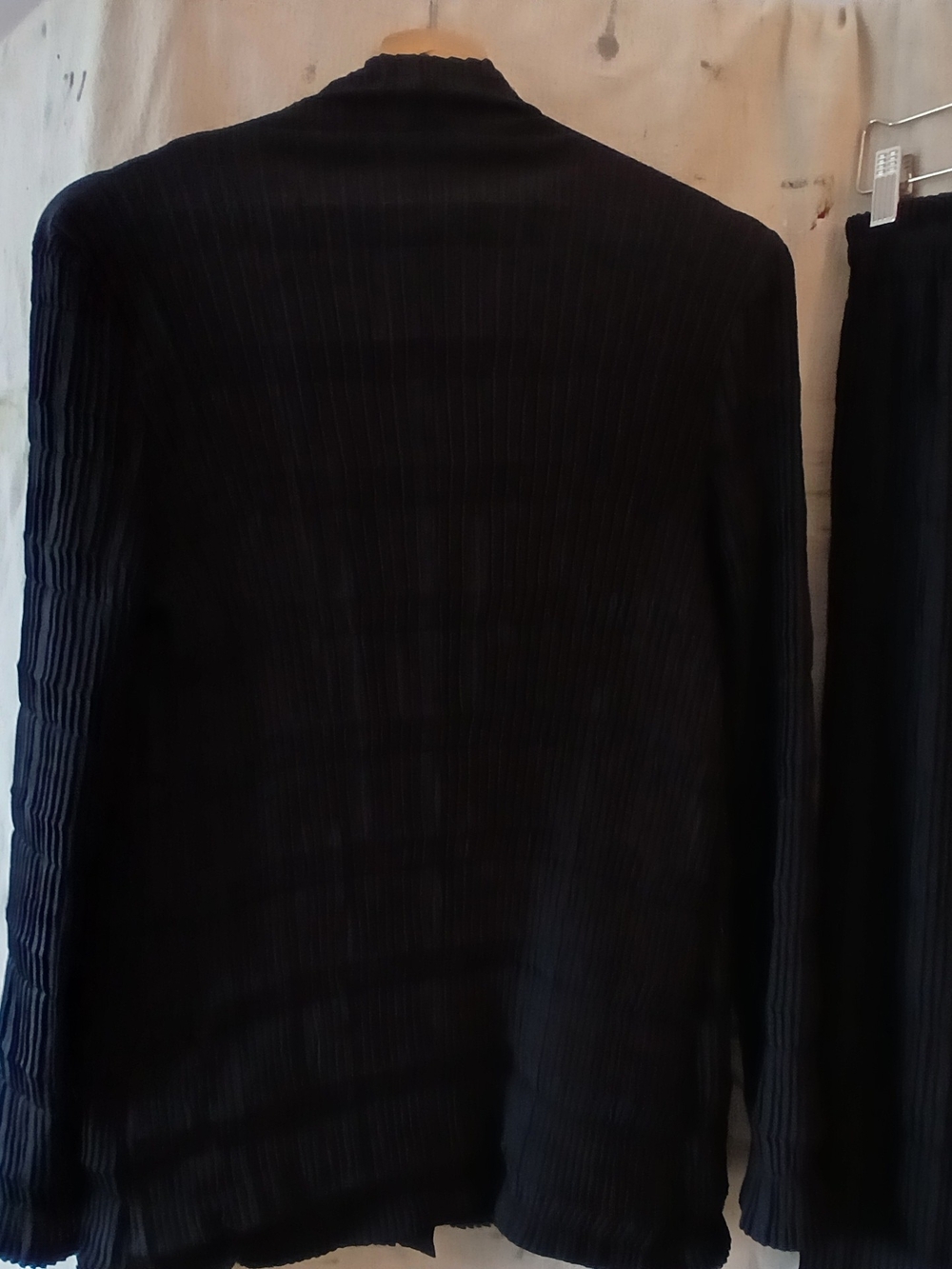 Women's Black Micro Pleated Matched Set - Picture 4 of 6